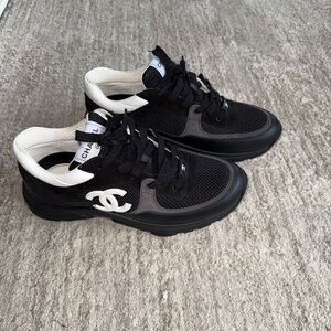 CHANEL Mesh, Suede Calfskin & Grained Calfskin sneakers in black and whitE